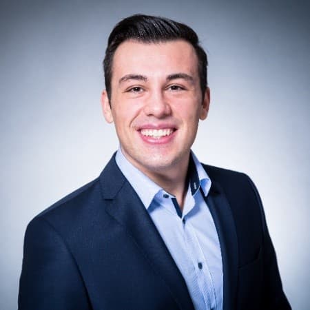 Porträt von Furkan Bakir, Gründer und Inhaber des Bildungszentrum Verkehr